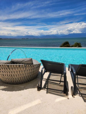 Beautiful 2Bed 2Bath Beach Apt in Cruz de Huanacaxt